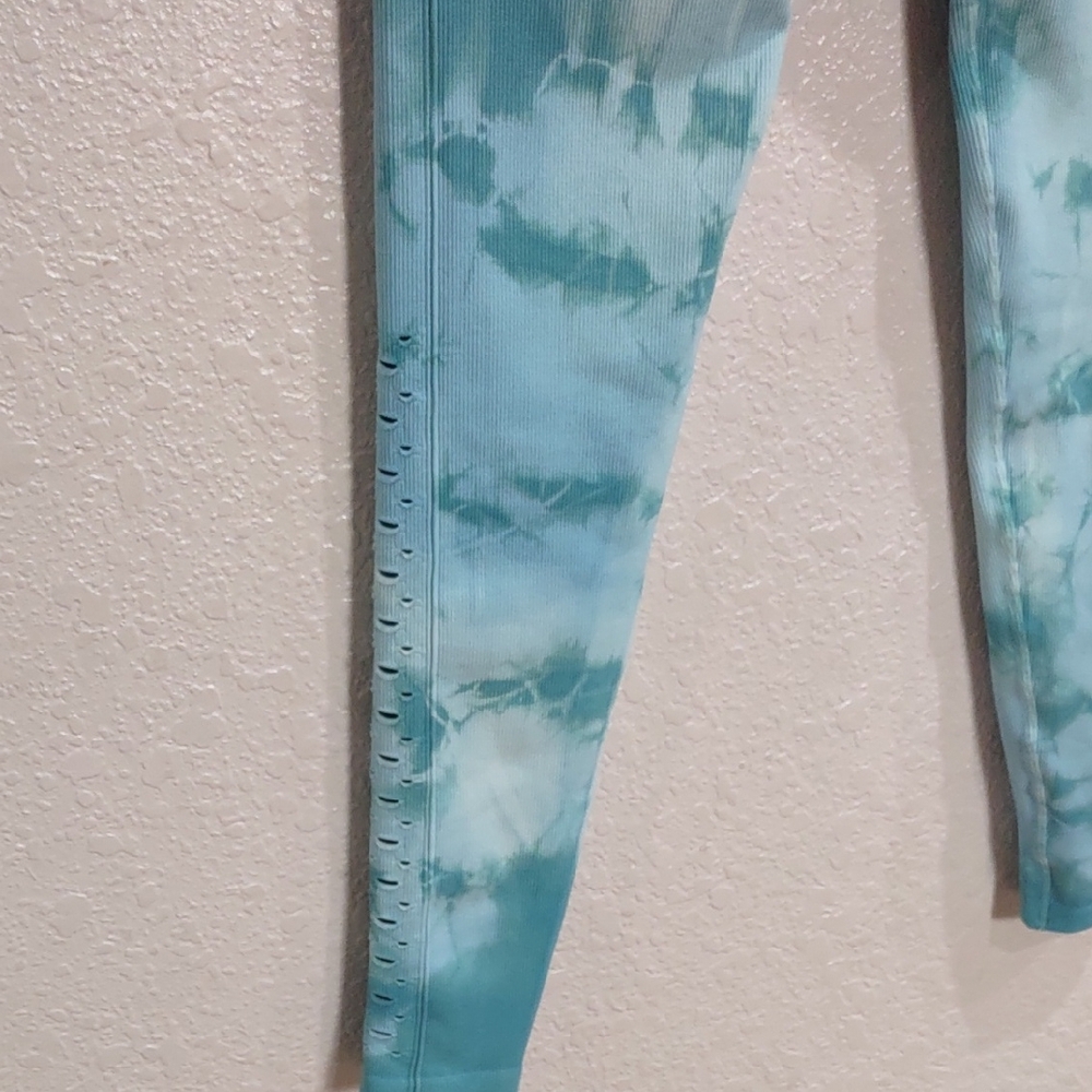 SPIRITUAL GANGSTER Blue Tie-Dye Leggings - Picture 6 of 16